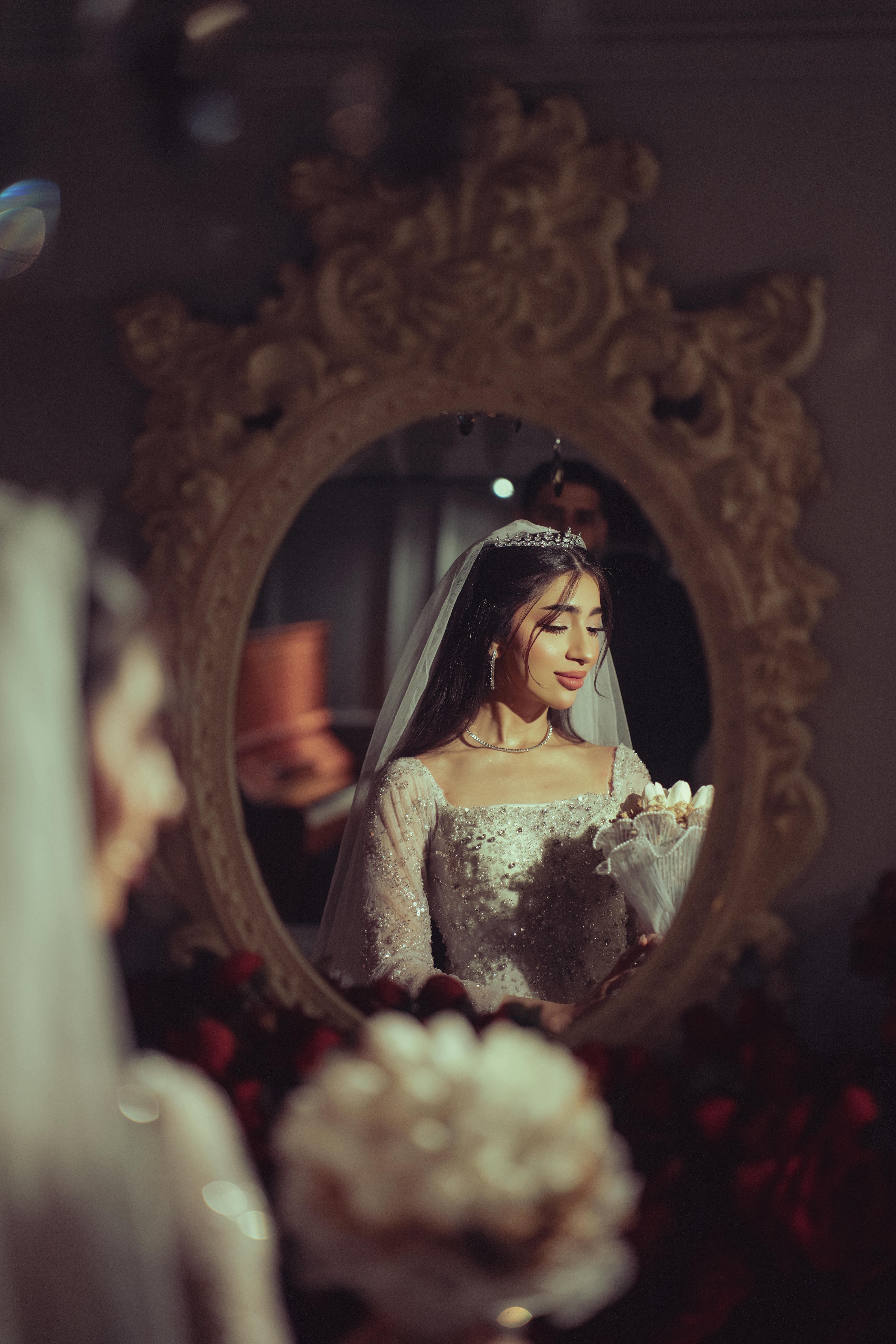 Decorative mirror in modern home interior